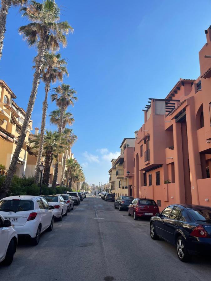 Three Bedroom Apartment With Pool In Torrevieja Zewnętrze zdjęcie